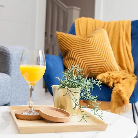 1-bed - 5-min Walk To Station - Long *