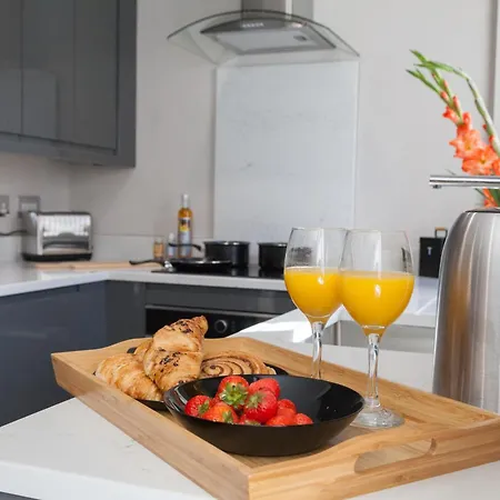 Apartment 1 Bedroom Flat - Long Term Rates-contractors-professionals-relocation