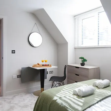 Apartment 1 Bedroom Flat - Long Term Rates-contractors-professionals-relocation Leeds (West Yorkshire)
