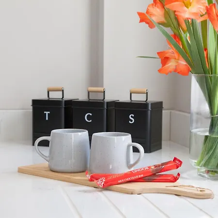 1 Bedroom Flat - Long Term Rates-contractors-professionals-relocation Leeds (West Yorkshire)