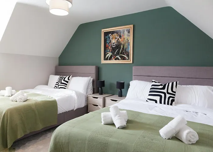 1-bed - 5-min Walk To Station - Long شقة