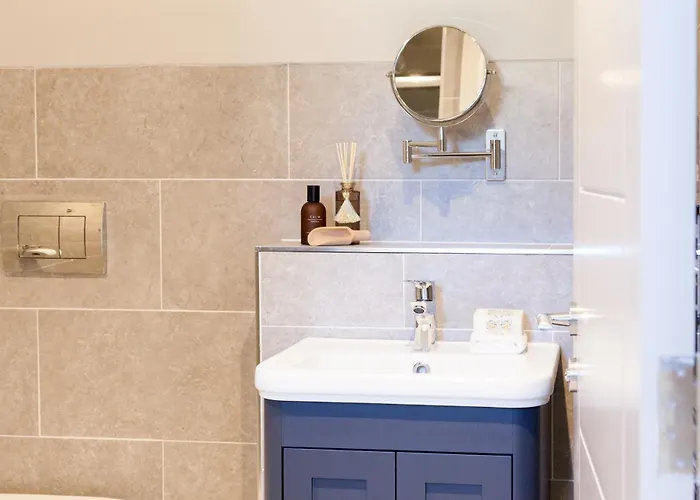 1-bed - 5-min Walk To Station - Long *