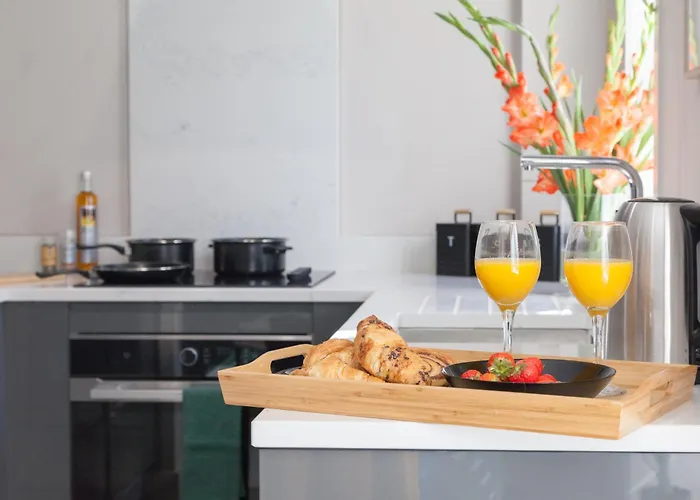 Apartamento 1-bed - 5-min Walk To Station - Long