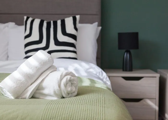 1-bed - 5-min Walk To Station - Long *