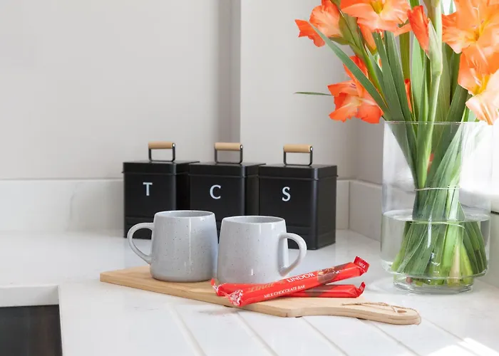 1-bed - 5-min Walk To Station - Long Leeds (West Yorkshire)