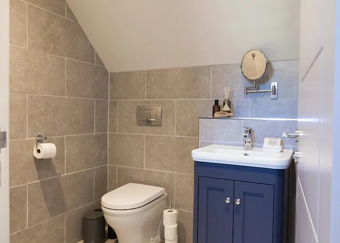 1-bed - 5-min Walk To Station - Long Leeds (West Yorkshire)