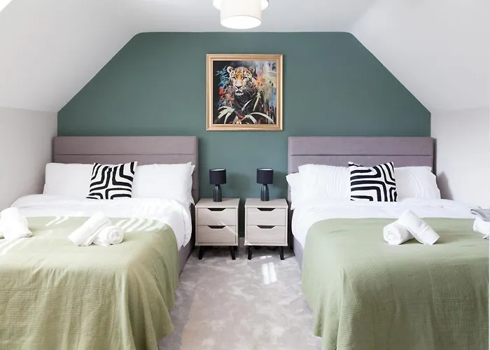 1-bed - 5-min Walk To Station - Long ليدز