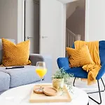 1-bed - 5-min Walk To Station - Long Appartement