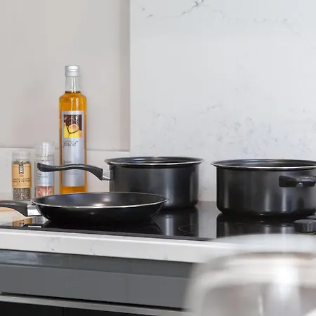 Apartament 1 Bedroom Flat - Long Term Rates-contractors-professionals-relocation