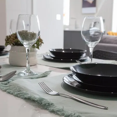 1 Bedroom Flat - Long Term Rates-contractors-professionals-relocation *